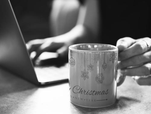 Tazza natale bianca con stampa nera
